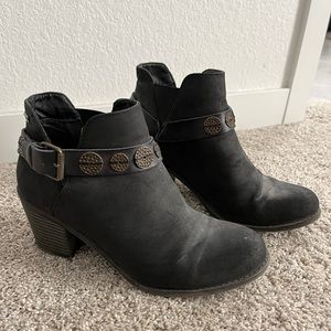 Roxy size 9 ankle boots